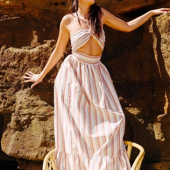 Ruffle Hem Halter Striped Print Maxi Dress - Picture 4 of 11